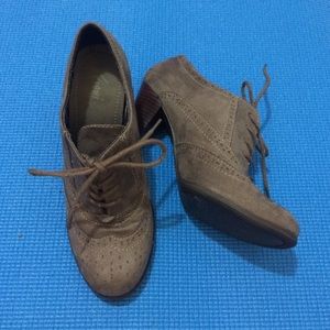 Oxford-Style heels