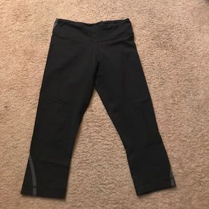 Lululemon black crop