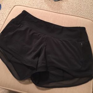 Lululemon Black Mind Over Miles 3.5"