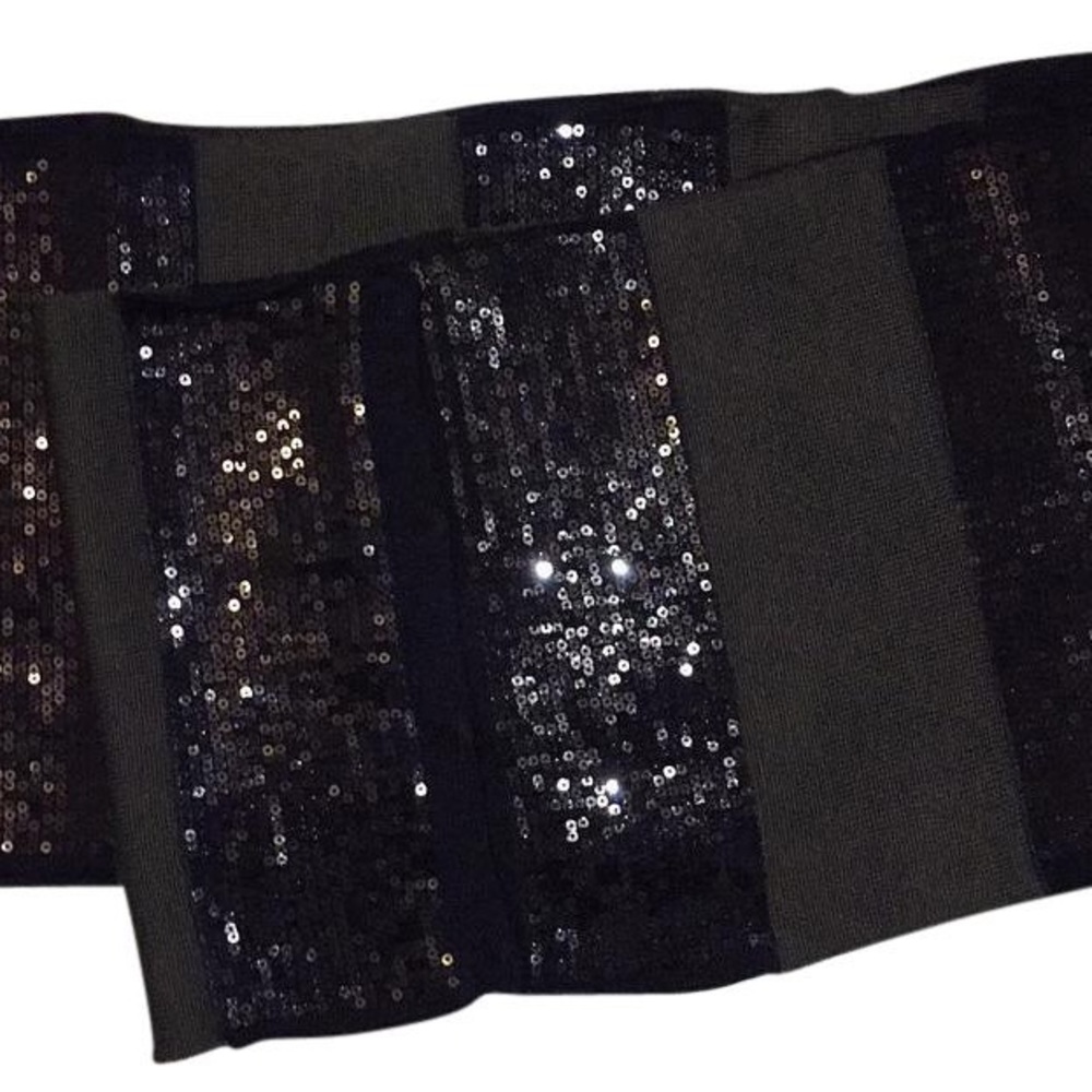NWT Alice + Olivia Sequined Infinity Scarf