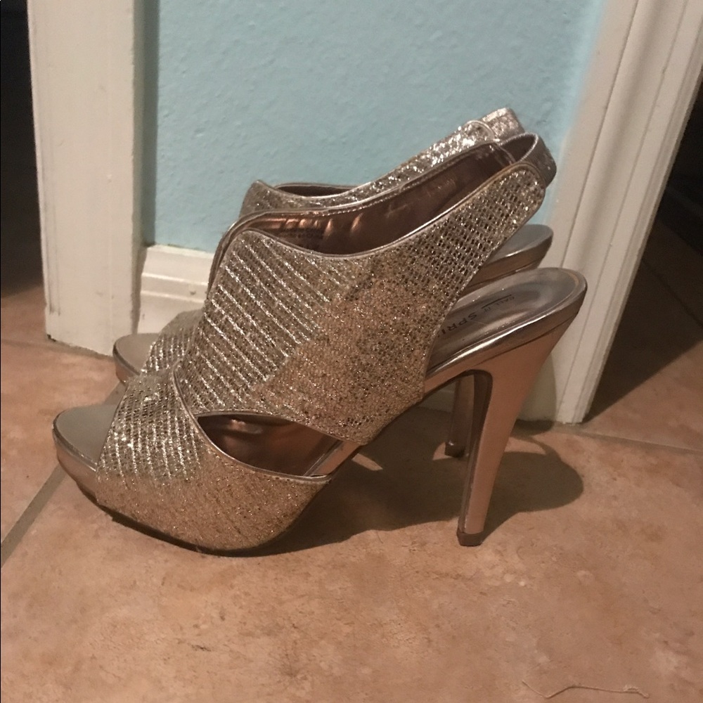 GOLD GLITTER HEELS