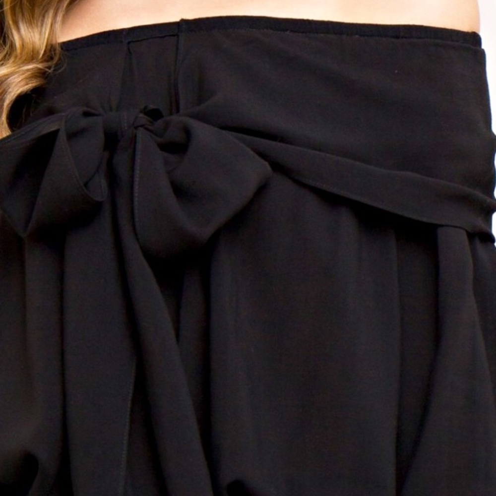 Absolutely Gorgeous ~ Perfectly Bowed Top - Picture 2 of 4