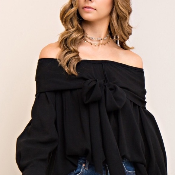 Absolutely Gorgeous ~ Perfectly Bowed Top - Picture 3 of 4