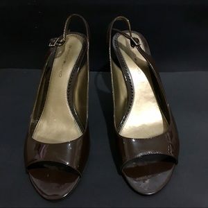 ***SOLD***EUC BANDOLINO kitten heel