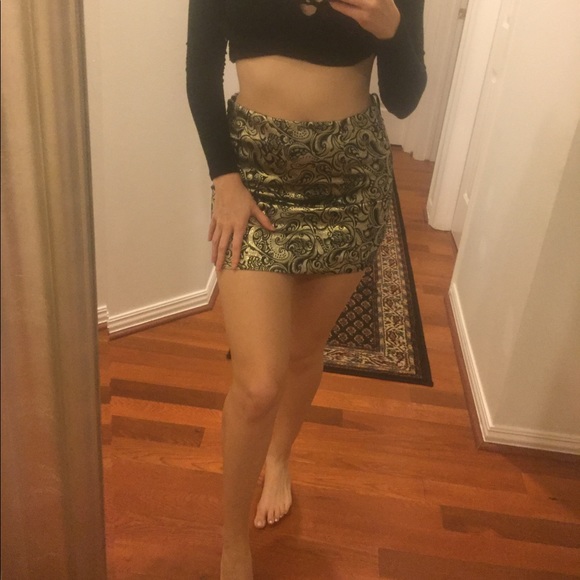Nasty Gal Mini skirt- black and gold - Picture 2 of 7