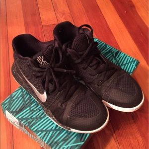 Boys Nike  Kyrie 3 (PS)