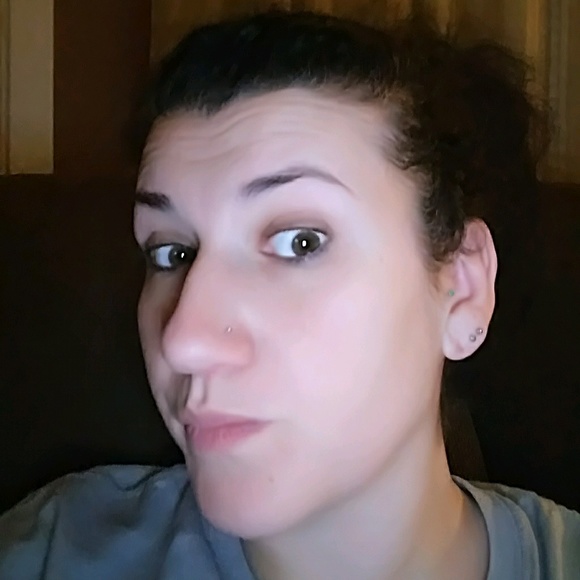 Meet your Posher, Melissa - Picture 1 of 1