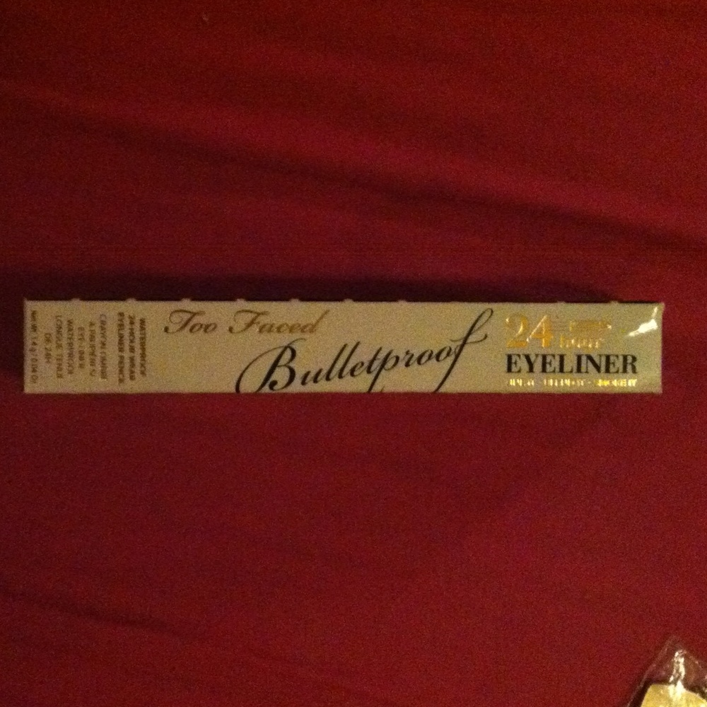 Too faced bulletproof eyeshadow & liner pencil