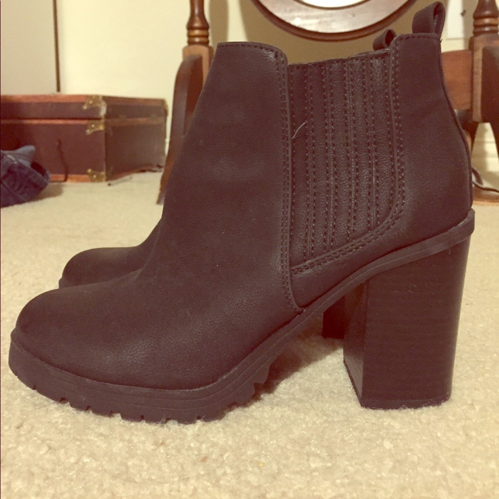 Black Chelsea Boots