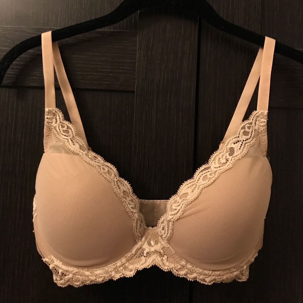 Hardly Worn Natori Lace Bra