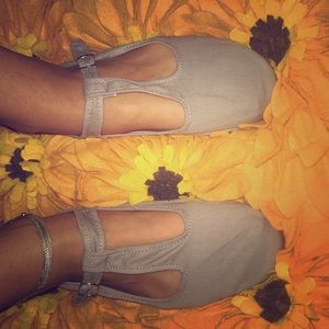 URBAN OUTFITTERS COTTON MARY JANES