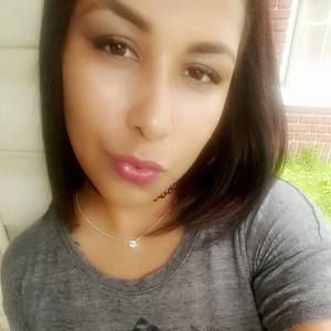 Meet your Posher, Desiree