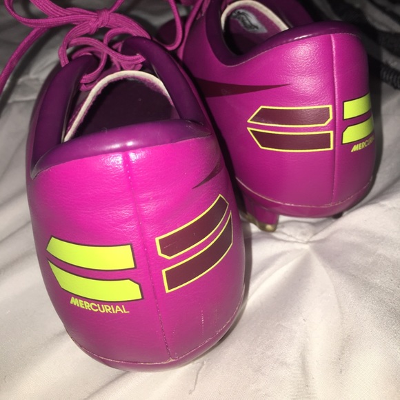 nike cleats - Picture 2 of 7