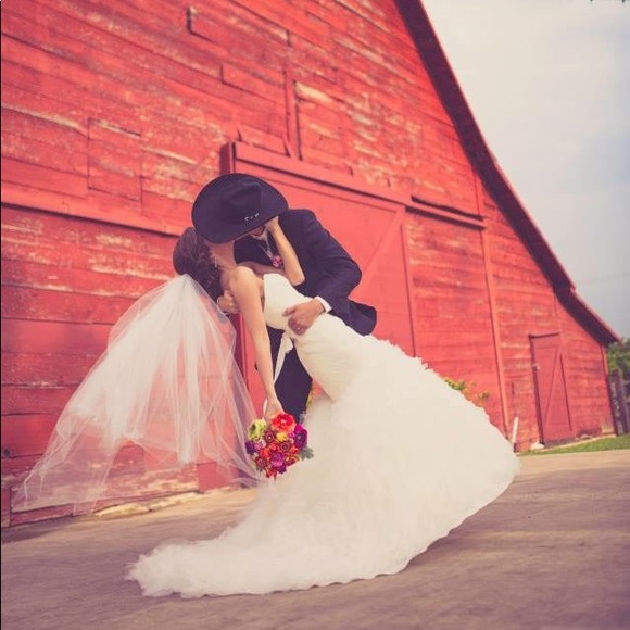 Meet your Posher, Katie - Picture 2 of 3