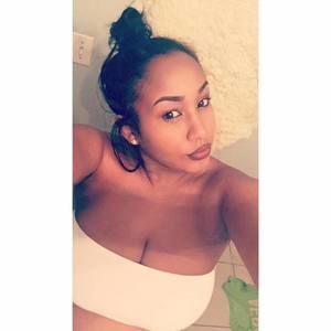 Meet your Posher, Selina