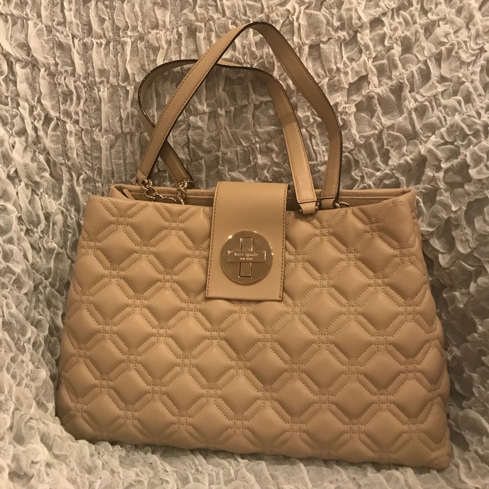 Kate Spade tan quilted leather purse!!