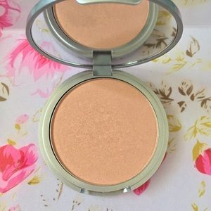 CINDY-LOU MANIZER TheBalm Highlight