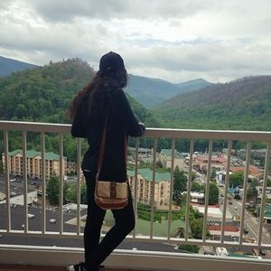 Meet your Posher, Minnah