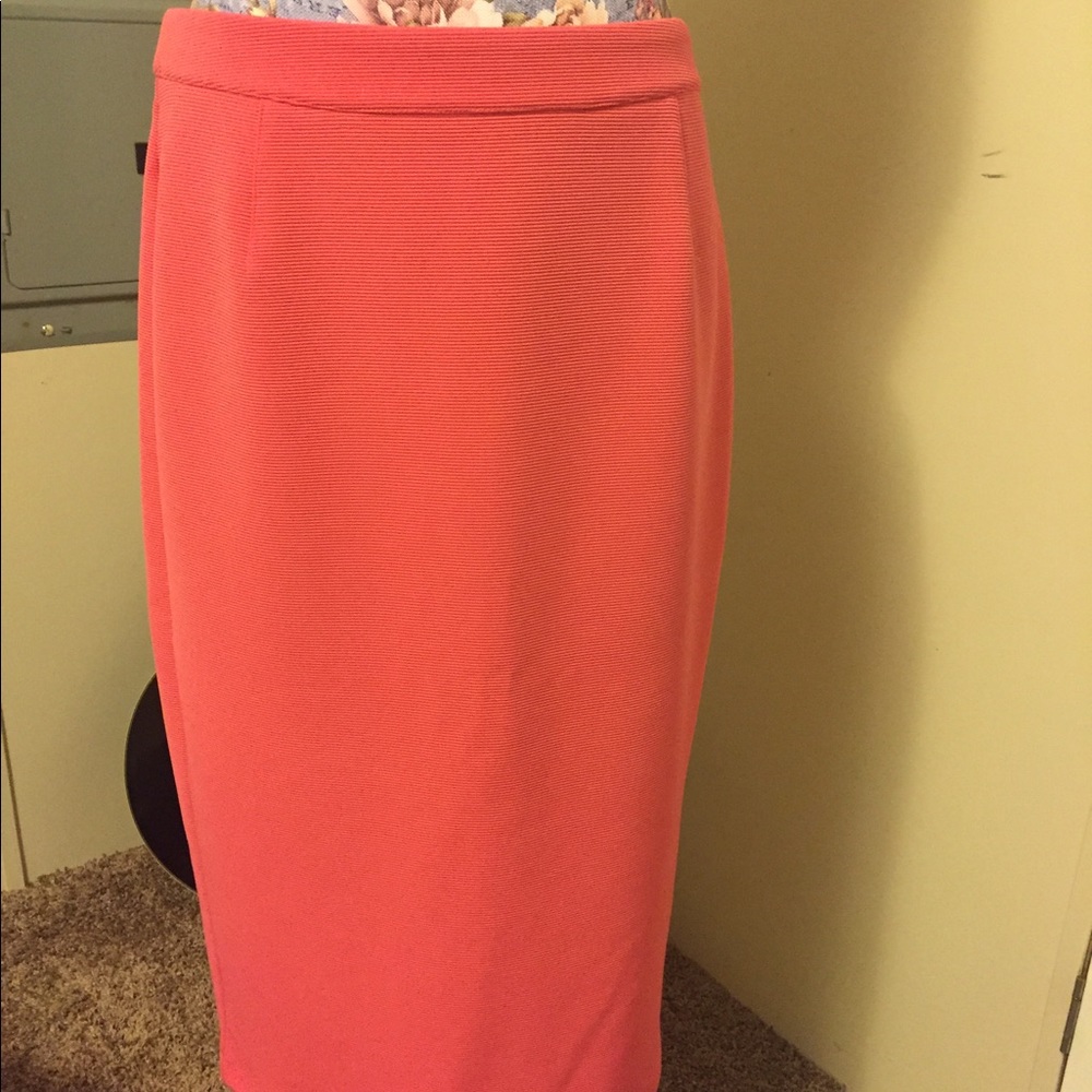 Textured coral pencil skirt