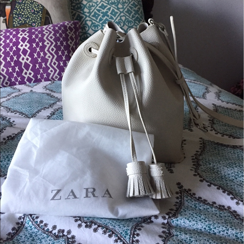 Zara Basics Off-White Tote Bucket Bag