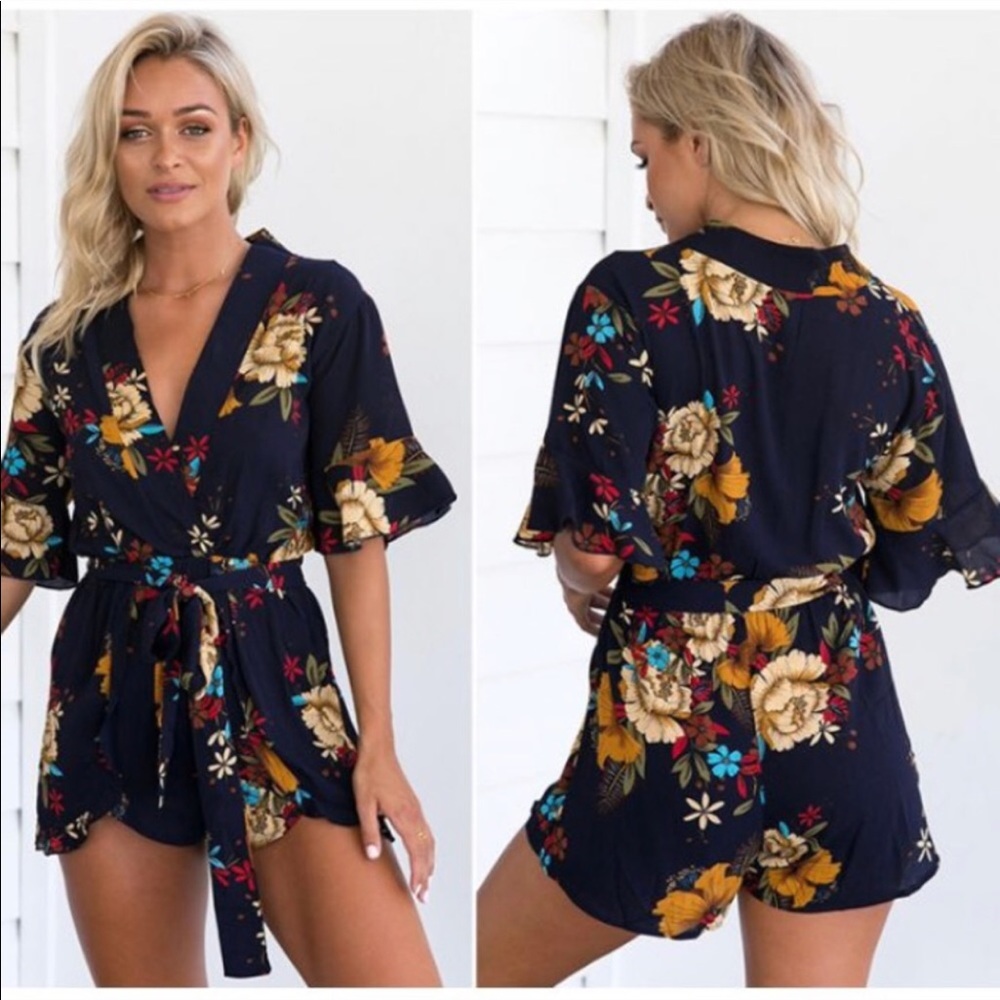 Nude floral romper 💐 - Picture 4 of 4