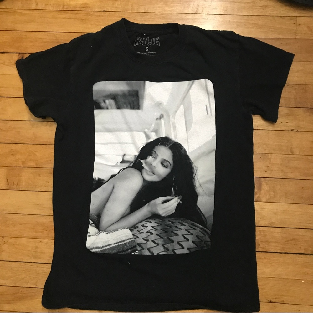 Black tshirt