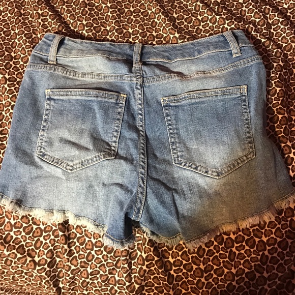 High waisted shorts - Picture 2 of 2