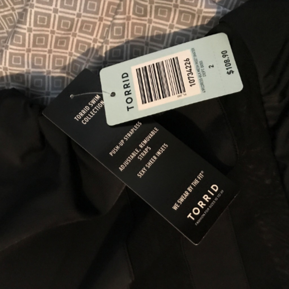 NWT Torrid Mesh Panel Swim Dress Size 2 - Picture 2 of 3