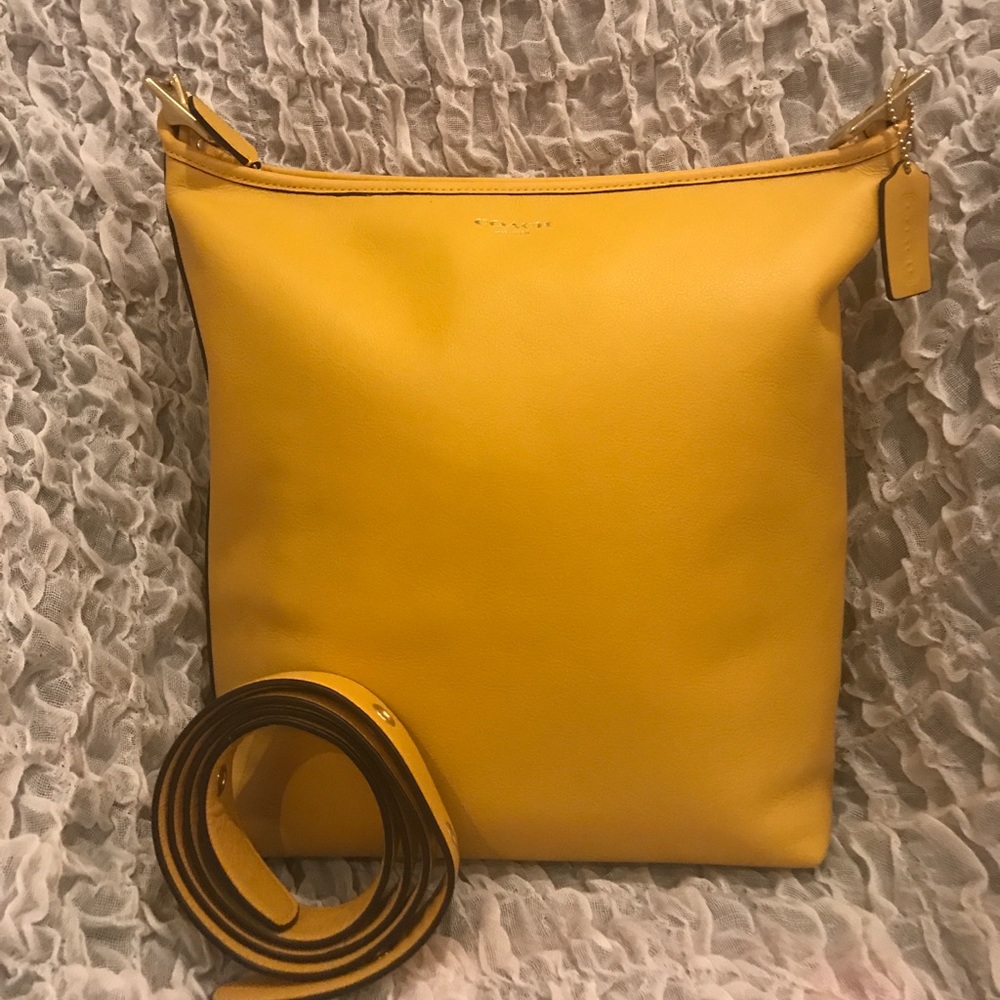 Coach sunflower legacy leather handbag!!!