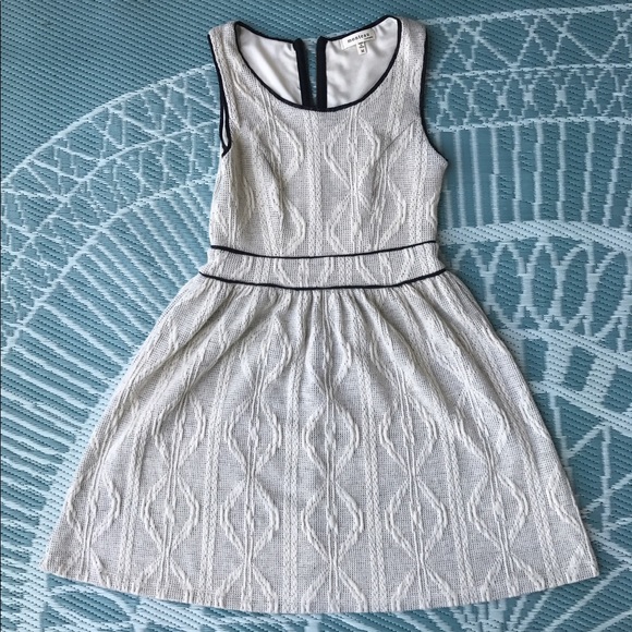 Monteau Dresses & Skirts - Monteau cream apron dress