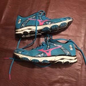 Mizuno running shoes