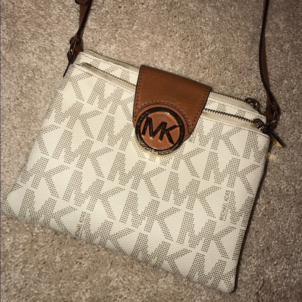 Cream Michael kors crossbody purse
