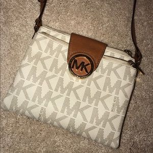 Cream Michael kors crossbody purse