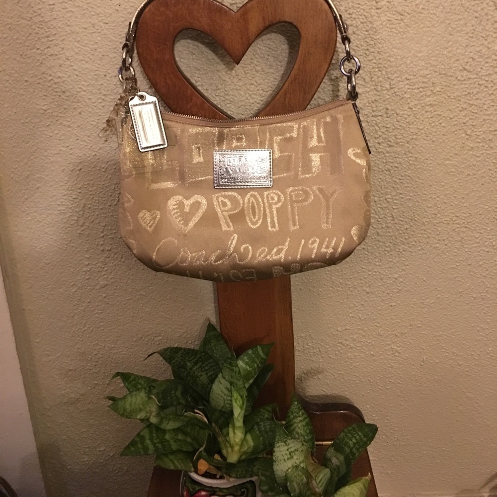 Authentic poppy coach gold bag❤️
