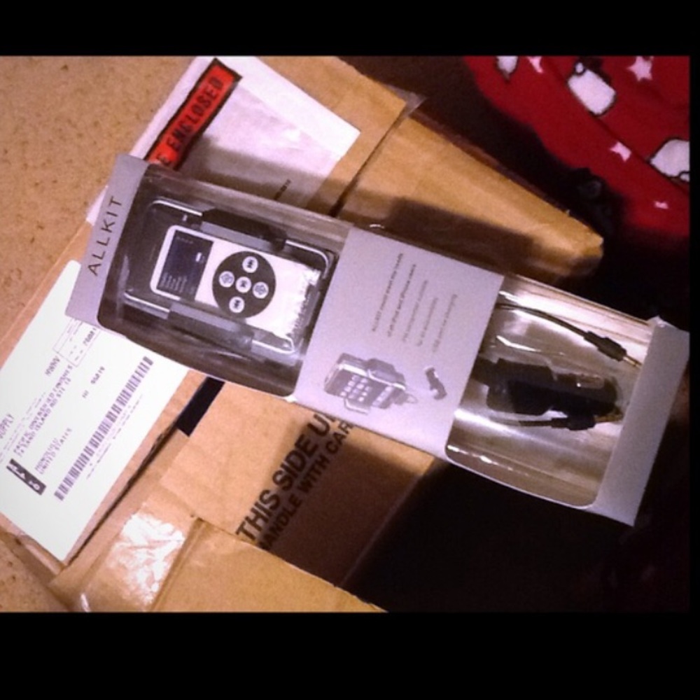 ALLKIT iPhone FM hands-free car kit