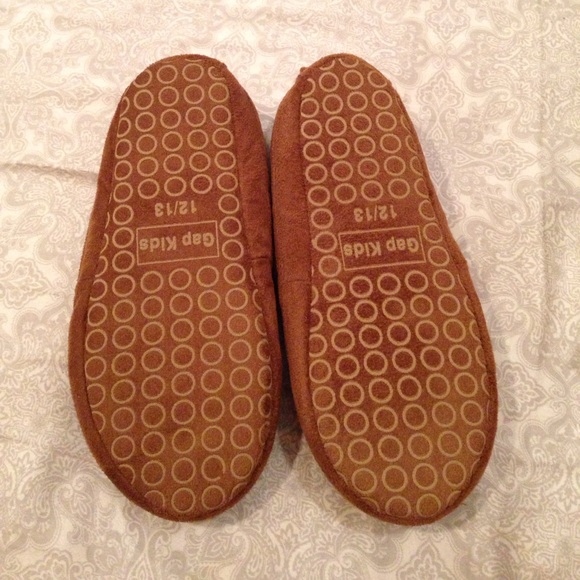 gap slippers gap brown gap size 12 13 new slippers from s gap slippers gap brown gap size 12 13 new slippers from s