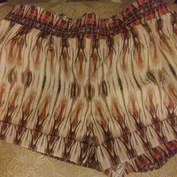 Ikat print shorts - Picture 3 of 3
