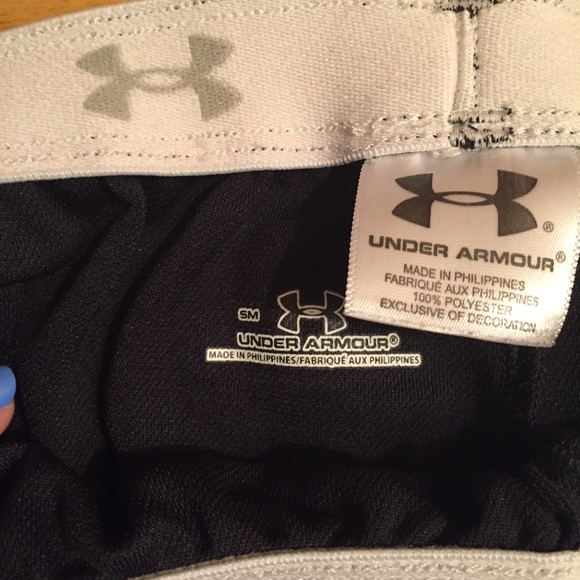 Under Armour Workout Shorts 💪🏼 - Picture 2 of 3