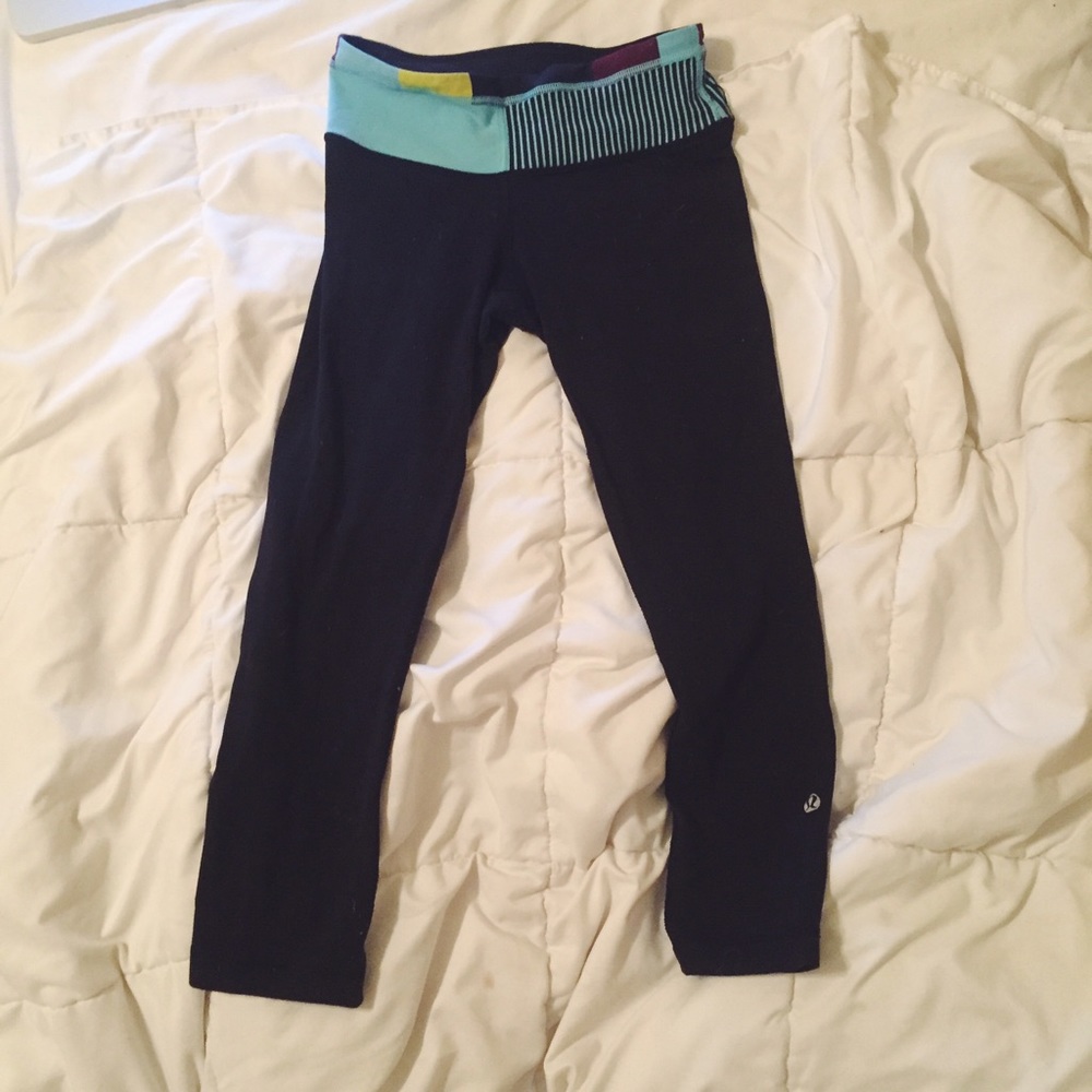 Black crop Lululemon pants size 2