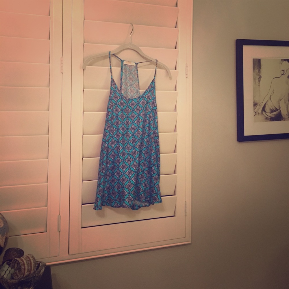 Aqua patterned tank. New