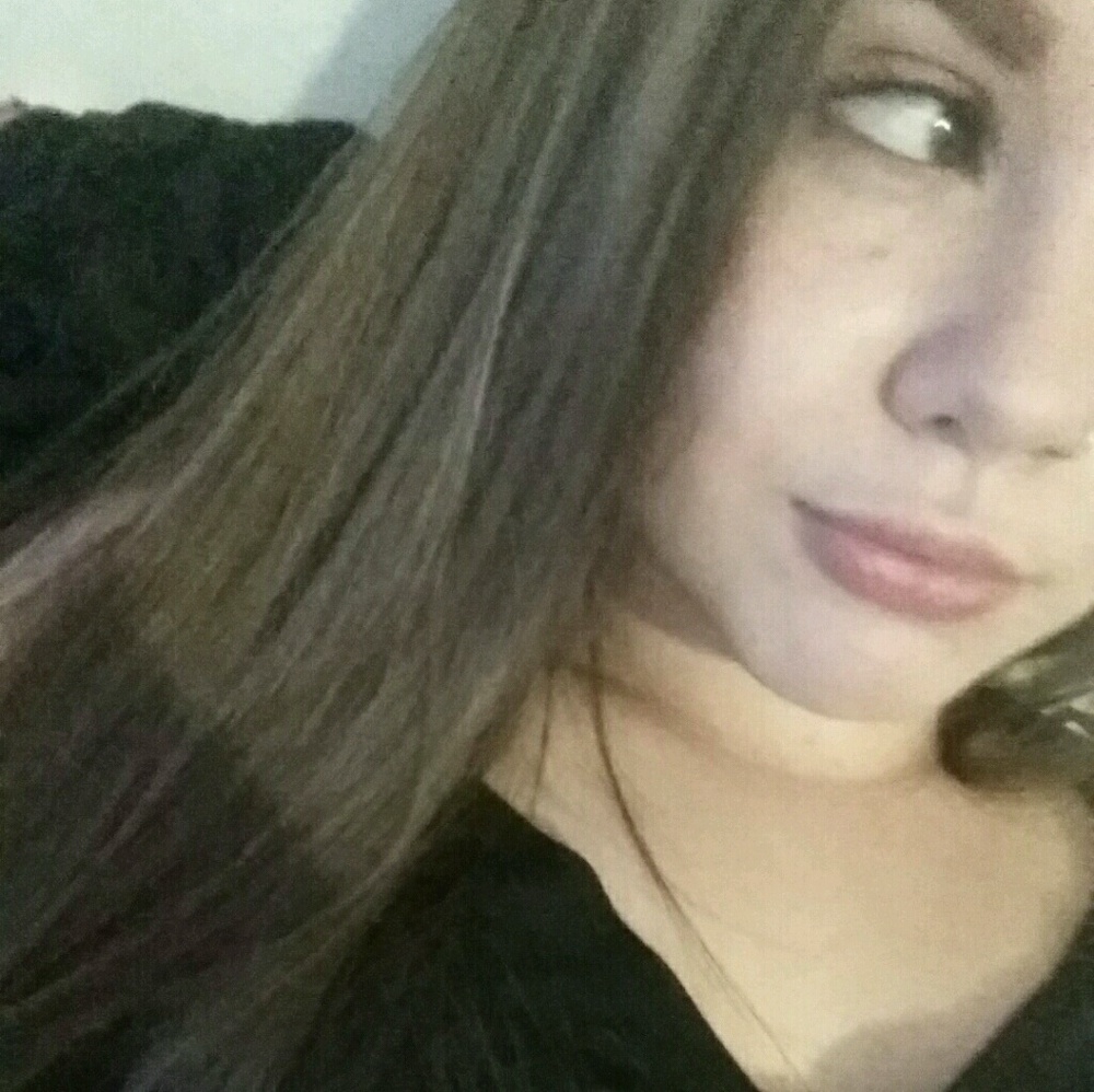 Meet your Posher, Maya