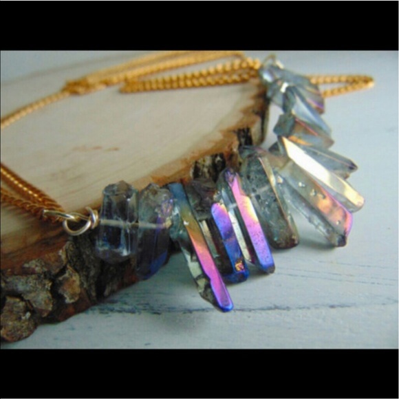 Jewelry - Light blue quartz necklace