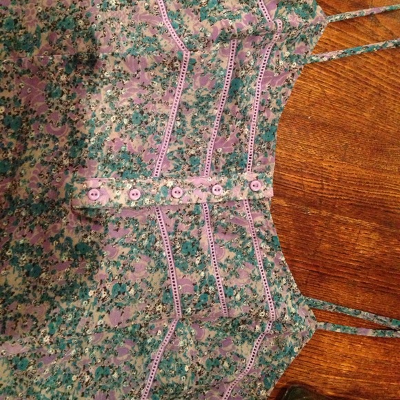 Urban Outfitters Summer Tank - Picture 2 of 4