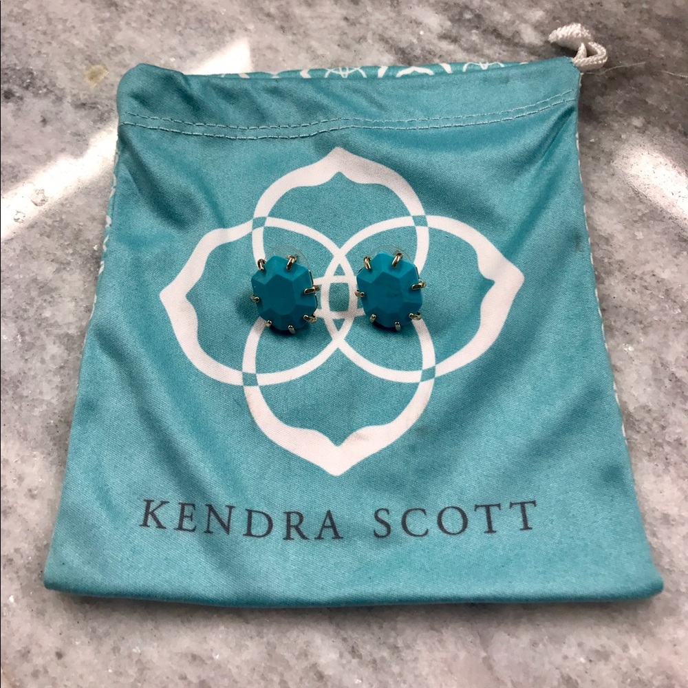 Kendra Scott Morgan Stud Earrings!