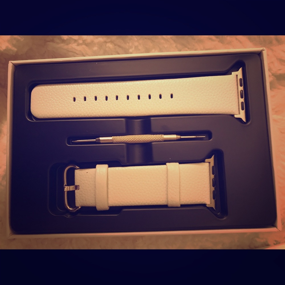 42m white leather Apple Watch strap ❤️