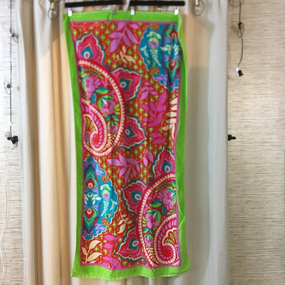 Vera Bradley Other - NEW Oversized Vera Bradley Vibrant Beach Towel!!