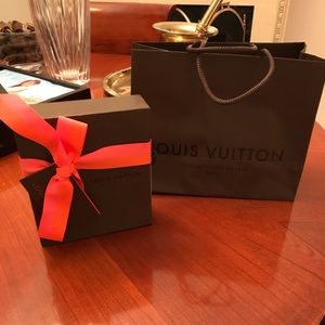 🛍LOUIS VUITTON GIFT BOX,RIBBON, NOTE CARD, BAG