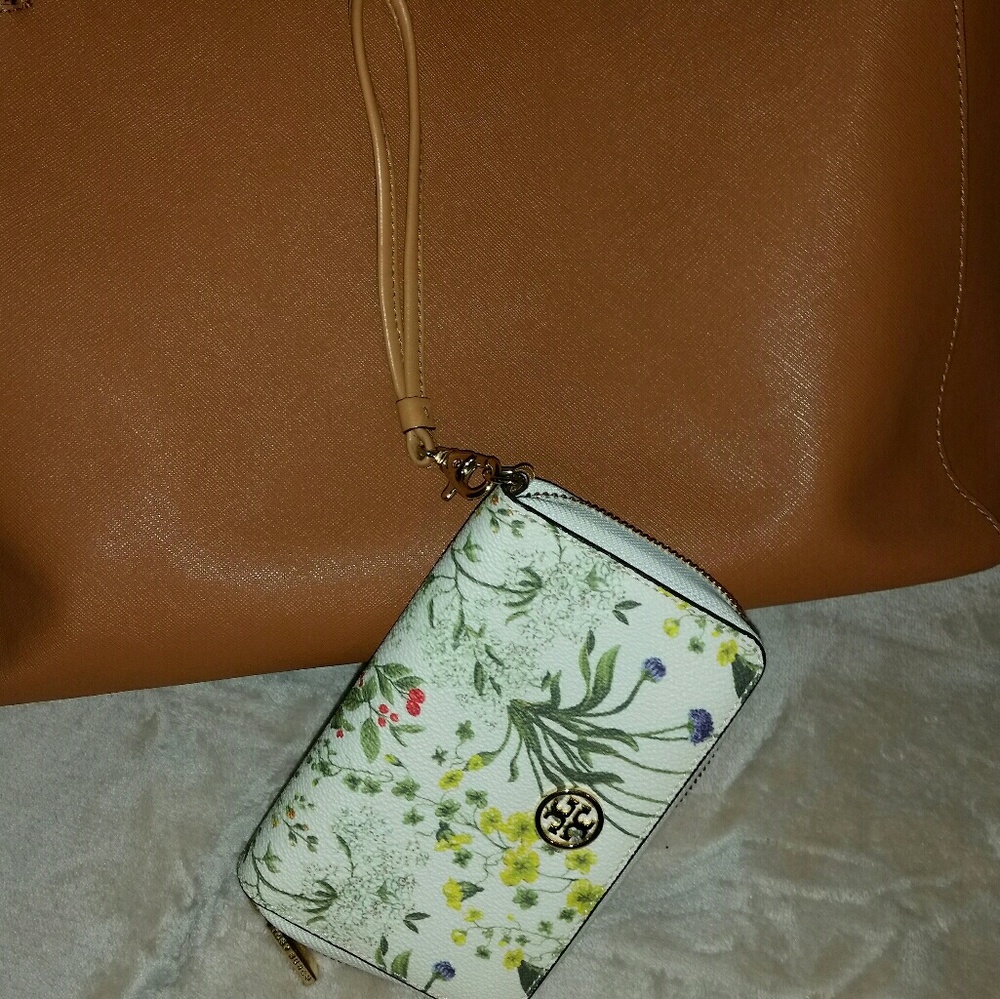 Tory Burch Wristlet