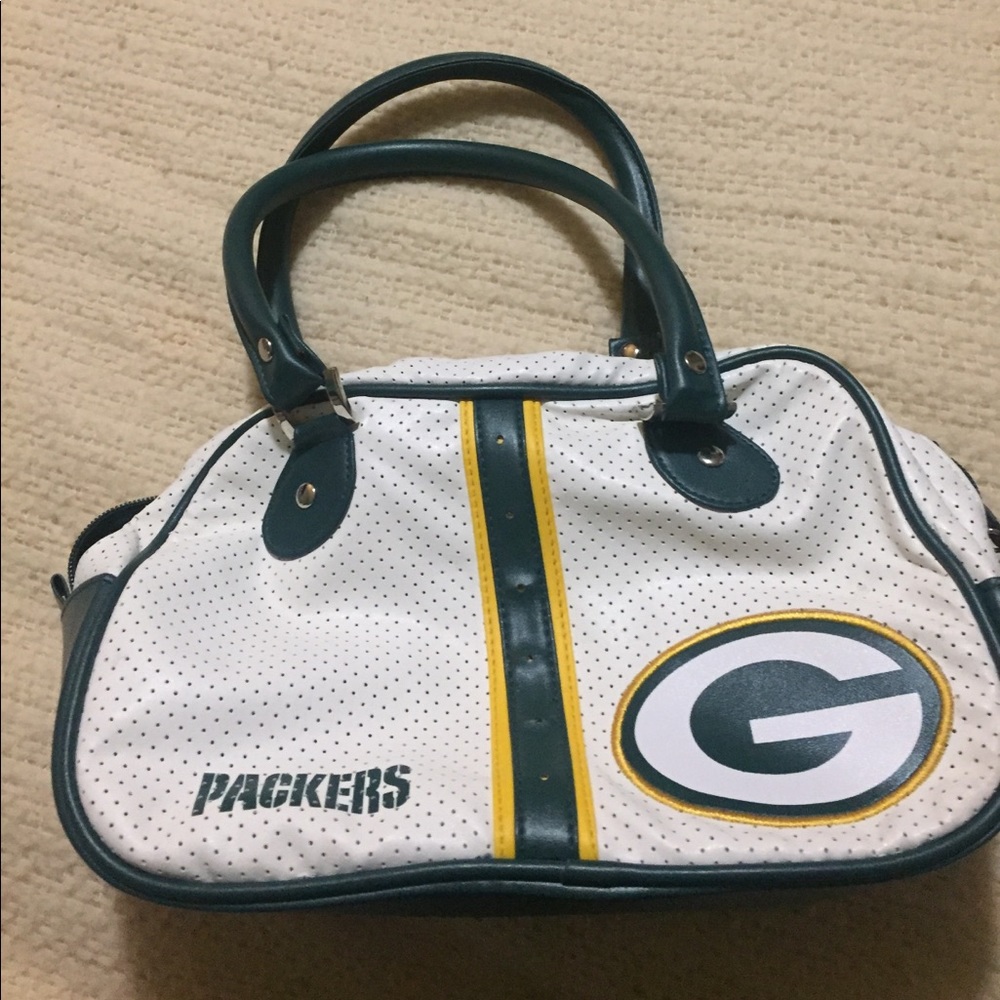 Small hand bag of the Packers! Never been used
