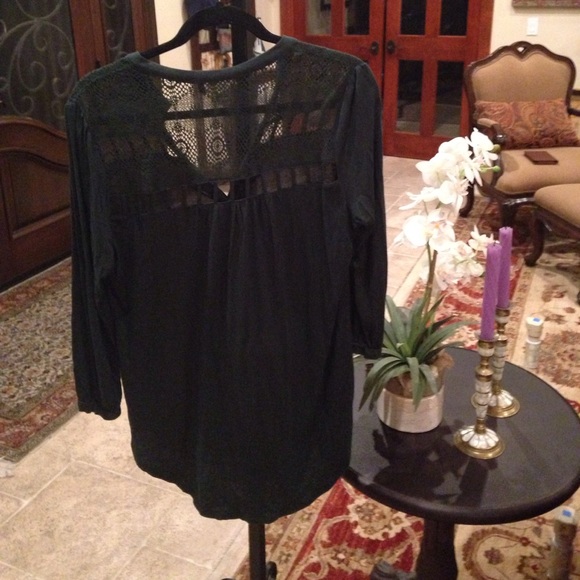 Urban Outfitters 3/4 length, hunter green, shirt - Picture 2 of 4